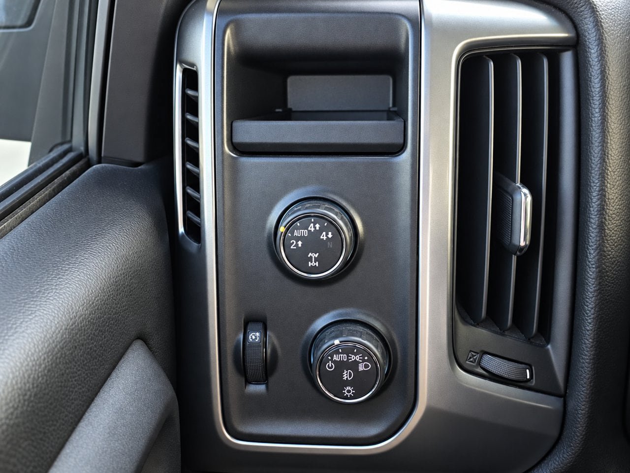 Used 2015 Chevrolet Silverado 1500 LT w/ All Star Edition AWD/4WD image 21