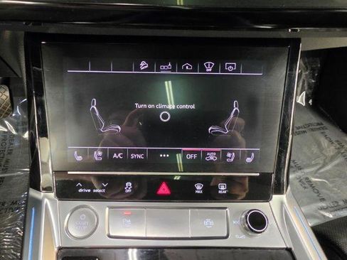 Used 2019 Audi e-tron Prestige w/ Prestige Package AWD/4WD image 20