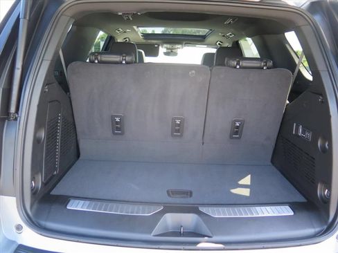 Used 2024 Chevrolet Tahoe High Country AWD/4WD image 25