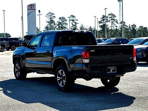 Used 2019 Toyota Tacoma TRD Sport image 6