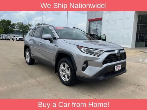 Used 2021 Toyota RAV4 XLE w/ Convenience Package AWD/4WD image 1