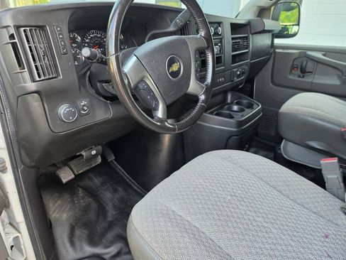 Used 2015 Chevrolet Express 3500 LT w/ LT Preferred Equipment Group RWD image 6