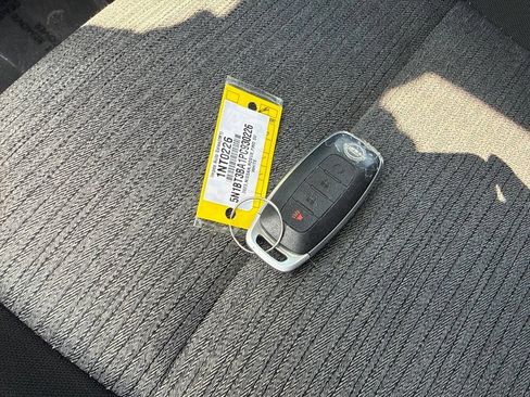 Used 2023 Nissan Rogue SV FWD image 24