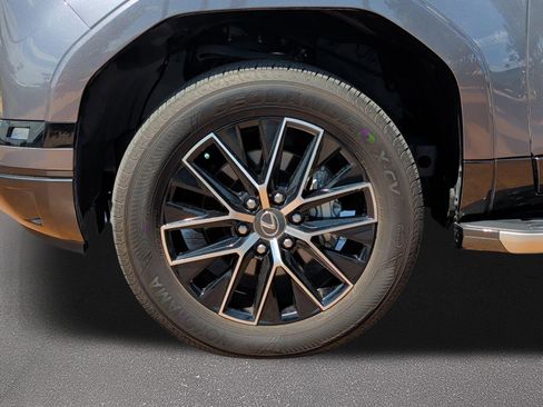 Certified 2025 Lexus GX 550 w/ Accessory Package (2T) AWD/4WD image 7