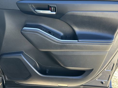 Used 2021 Toyota Highlander XSE image 14