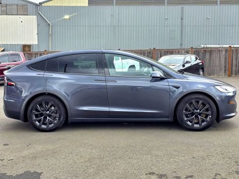 Used 2023 Tesla Model X Plaid image 10