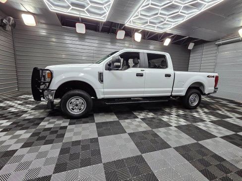 Used 2022 Ford F250 XL w/ Power Equipment Group AWD/4WD image 8