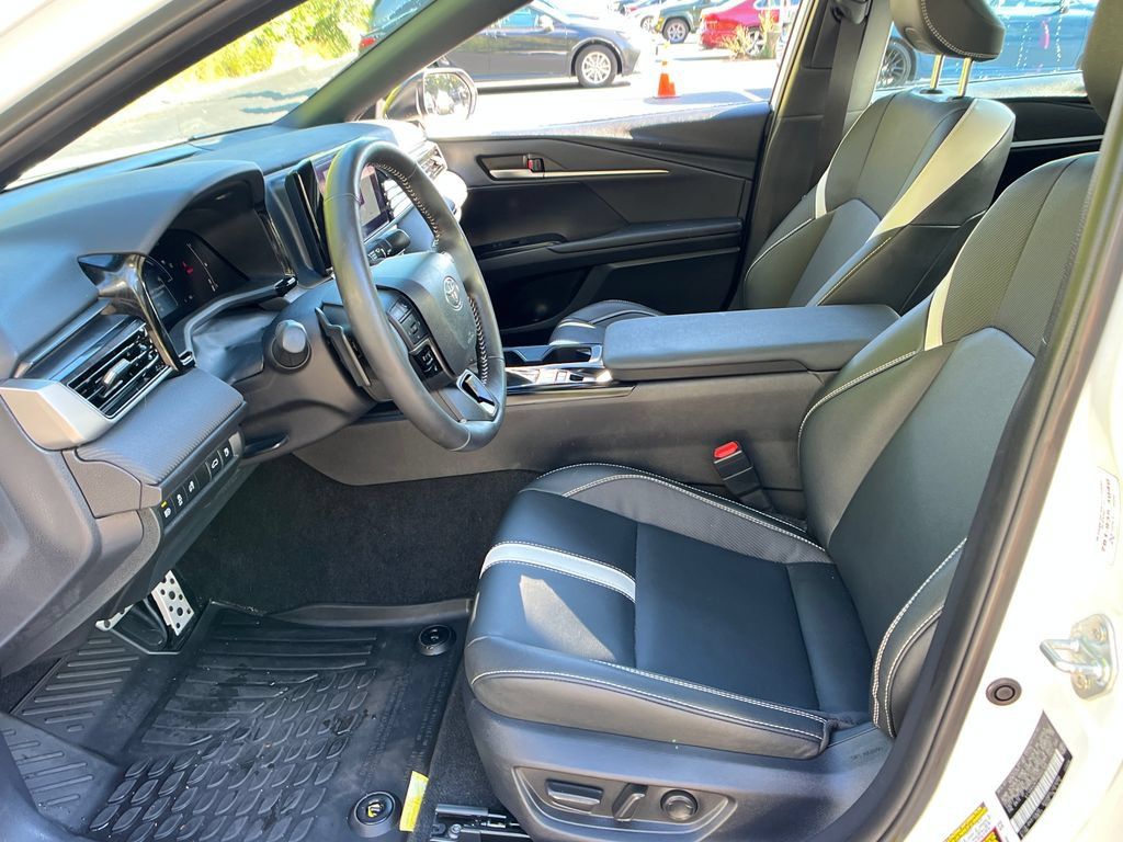 Used 2026 Toyota Camry Hybrid w/ Convenience Package AWD/4WD image 9