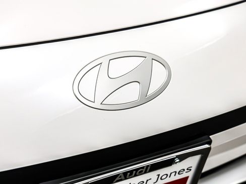 Used 2025 Hyundai Ioniq 6 SE image 13