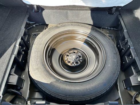 Used 2019 Nissan Murano S image 24