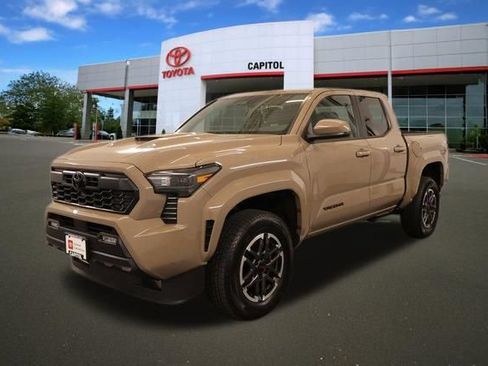 Certified 2026 Toyota Tacoma TRD Sport AWD/4WD image 7