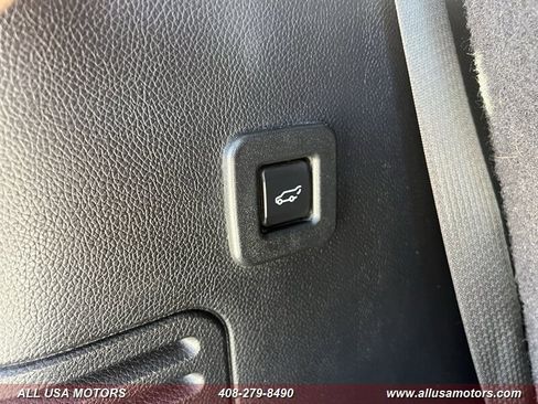 Used 2015 Ford Expedition Platinum AWD/4WD image 32