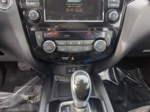 Used 2021 Nissan Rogue Sport SV image 13