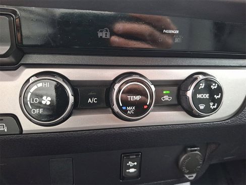 Used 2017 Toyota Tacoma SR5 w/ Tow Package image 17