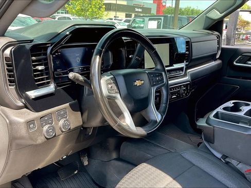 Used 2024 Chevrolet Silverado 2500 LT image 34