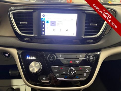 Used 2022 Chrysler Voyager LX FWD image 22