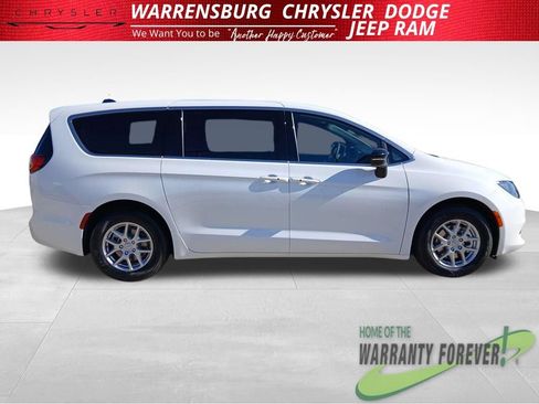New 2026 Chrysler Voyager LX FWD image 2