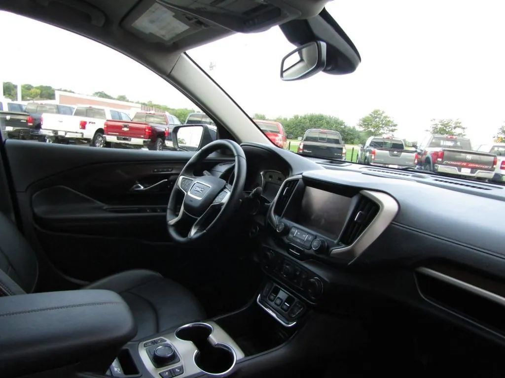 Used 2018 GMC Terrain Denali w/ Comfort Package AWD/4WD image 11