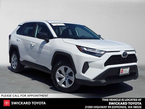 Used 2025 Toyota RAV4 LE AWD/4WD image 1