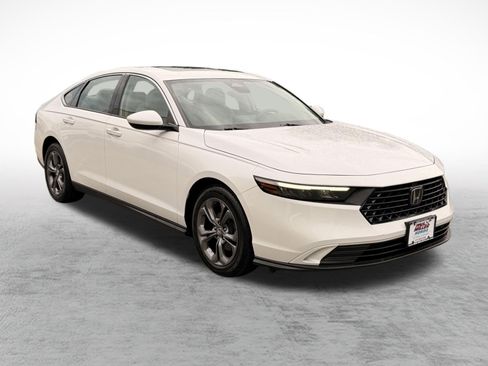 Used 2023 Honda Accord EX image 3