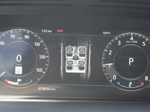 Used 2018 Land Rover Range Rover Sport HSE AWD/4WD image 16