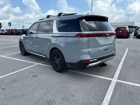 Used 2024 Kia Carnival SX FWD image 3