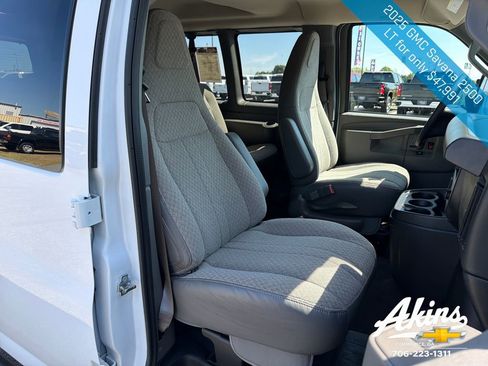 Certified 2025 GMC Savana 2500 LT w/ LT Preferred Equipment Group RWD image 22