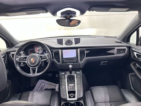 Used 2018 Porsche Macan S image 19