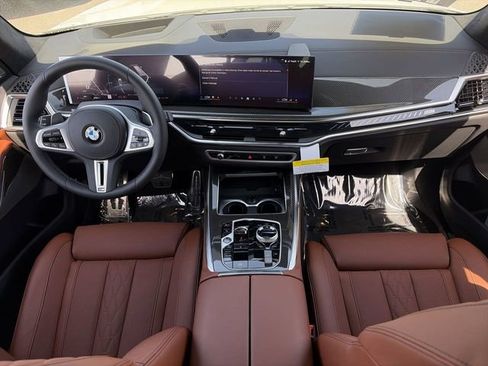 New 2026 BMW X7 M60i image 14