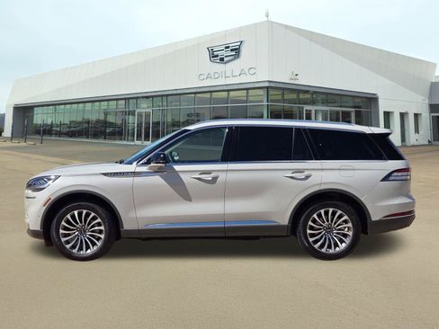 Used 2024 Lincoln Aviator Reserve w/ Equipment Group 201A AWD/4WD image 3