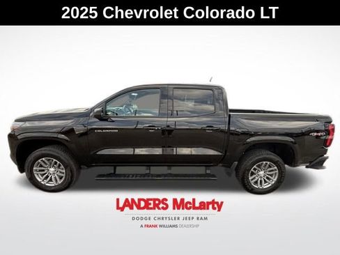 Used 2025 Chevrolet Colorado LT w/ Advanced Trailering Package image 3