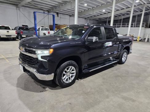 Used 2022 Chevrolet Silverado 1500 LT w/ Max Trailering Package AWD/4WD image 2
