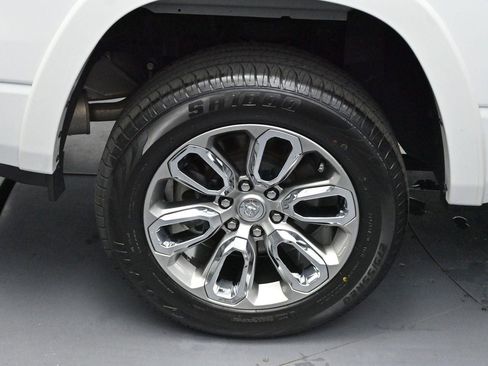 Used 2022 RAM 1500 Laramie AWD/4WD image 35