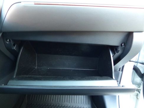 Used 2024 Toyota Venza Limited image 53