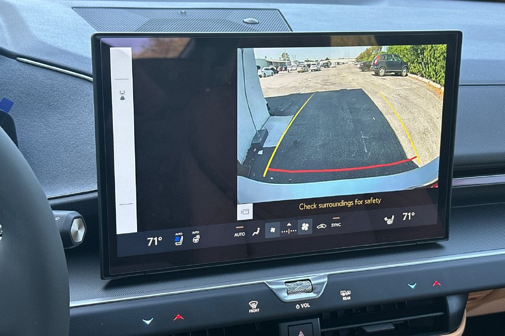 Used 2026 Lexus ES 350e w/ Convenience Package FWD image 18