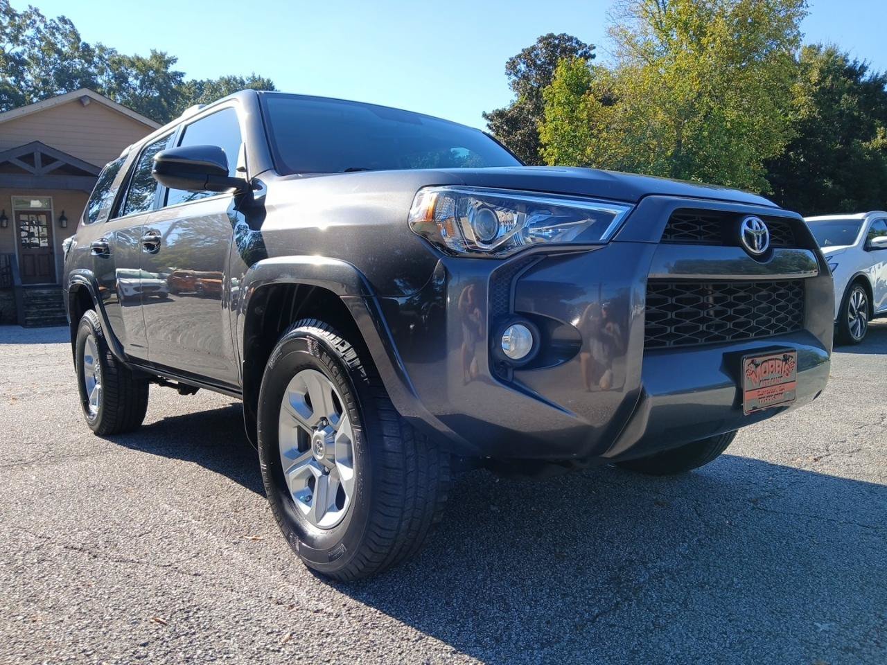 Used 2018 Toyota 4Runner SR5 RWD image 4