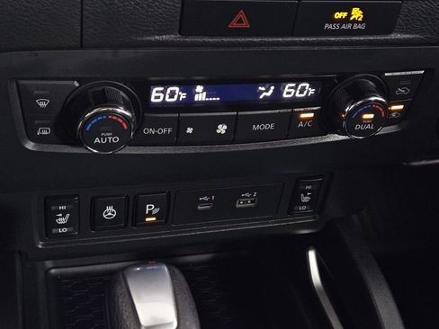 Used 2022 Nissan Frontier SV image 14