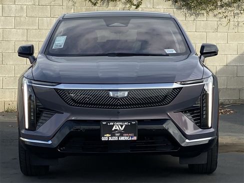 New 2026 Cadillac Optiq Luxury 1 image 10