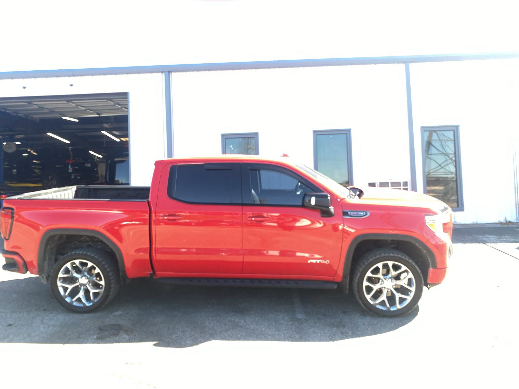 Used 2022 GMC Sierra 1500 AT4 w/ AT4 Premium Package AWD/4WD image 1