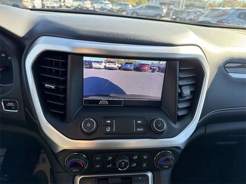Used 2023 GMC Acadia SLE w/ Driver Convenience Package image 15
