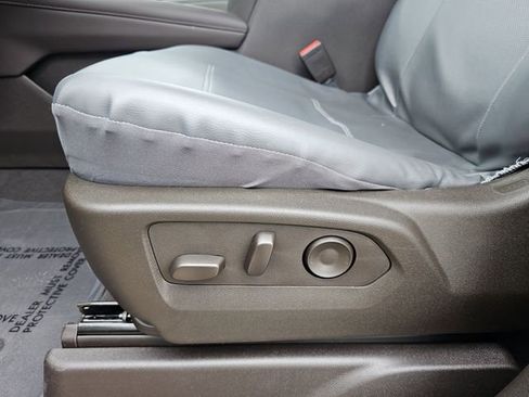 Used 2025 Chevrolet Tahoe LS image 14