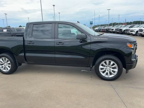Used 2025 Chevrolet Silverado 1500 Custom AWD/4WD image 2
