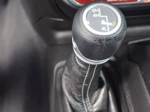 Used 2025 Jeep Wrangler Unlimited Rubicon image 25