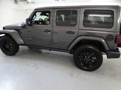 Certified 2025 Jeep Wrangler Unlimited Sahara w/ Safety Group image 18