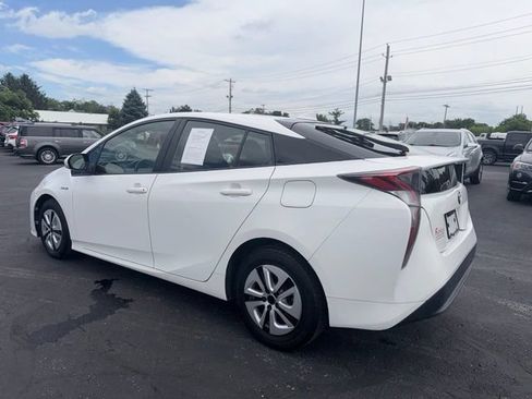 Used 2016 Toyota Prius Two FWD image 4