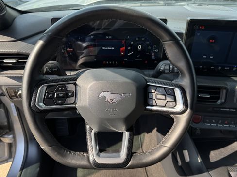 Used 2024 Ford Mustang image 11