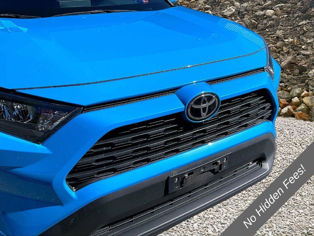 Used 2020 Toyota RAV4 LE w/ All Weather Liner Package AWD/4WD image 25