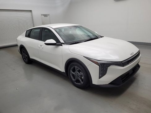 Used 2025 Kia K4 FWD image 11