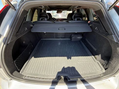 Used 2019 Volvo XC60 T5 R-Design w/ Protection Package image 32