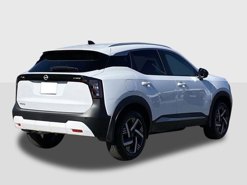 New 2026 Nissan Kicks SV image 4